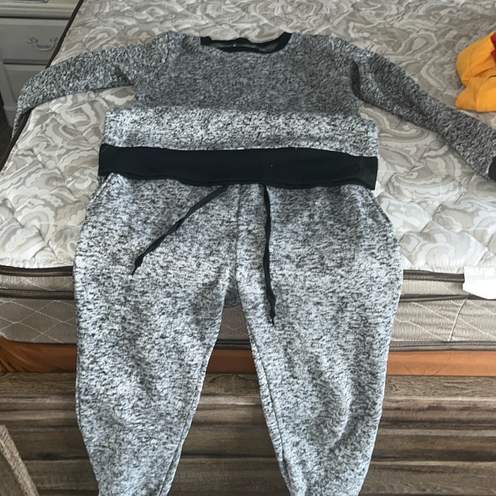 Women’s Sweatshirt & Joggers (Matching Set)